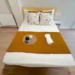 Rent 5 bedroom apartment in Valencia