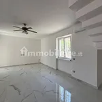 Affitto 5 camera casa di 308 m² in Giugliano in Campania