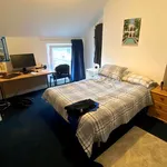 Rent 6 bedroom house in Wales