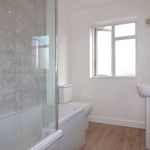 Rent 3 bedroom flat in South East England