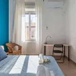 Rent 3 bedroom apartment in Bari