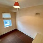 Rent 3 bedroom flat in East Midlands