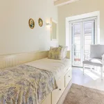 Rent 3 bedroom apartment of 115 m² in Lisbon