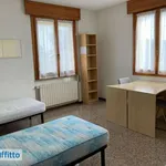 Rent 5 bedroom apartment of 85 m² in Padua