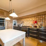 Rent 5 bedroom apartment of 300 m² in Florence