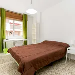 Rent a room of 130 m² in granada