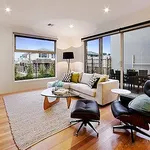 Rent 4 bedroom house in Bentleigh East