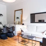 Rent 1 bedroom apartment of 506 m² in Paris