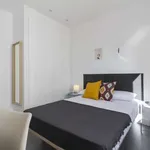 Rent a room of 150 m² in madrid