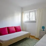 Rent 3 bedroom apartment in Lisbon