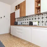 Rent 2 bedroom apartment in Milan