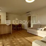 Najam 2 spavaće sobe stan od 83 m² u Poreč