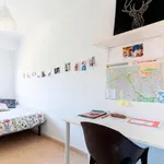 Rent 4 bedroom apartment in Valencia