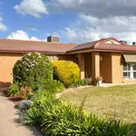 Rent 3 bedroom house in Riverina