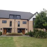 Rent 3 bedroom flat in Cambridge