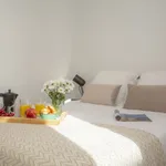 Rent 4 bedroom apartment of 85 m² in Valencia