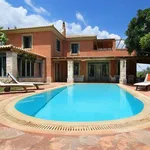 Rent 4 bedroom house of 300 m² in Vari