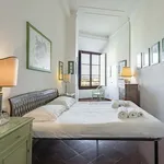 Rent 3 bedroom apartment in Florence