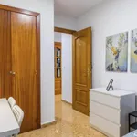 Rent 5 bedroom apartment in Valencia