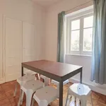 Rent a room of 100 m² in lisbon