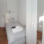 Rent a room of 143 m² in Lisboa