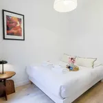 Appartement de 592 m² avec 2 chambre(s) en location à Paris