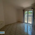 Affitto 5 camera appartamento di 140 m² in Palermo