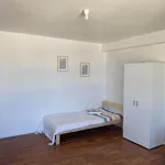 Rent 4 bedroom apartment in Porto