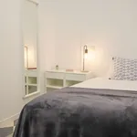 Rent a room of 245 m² in madrid