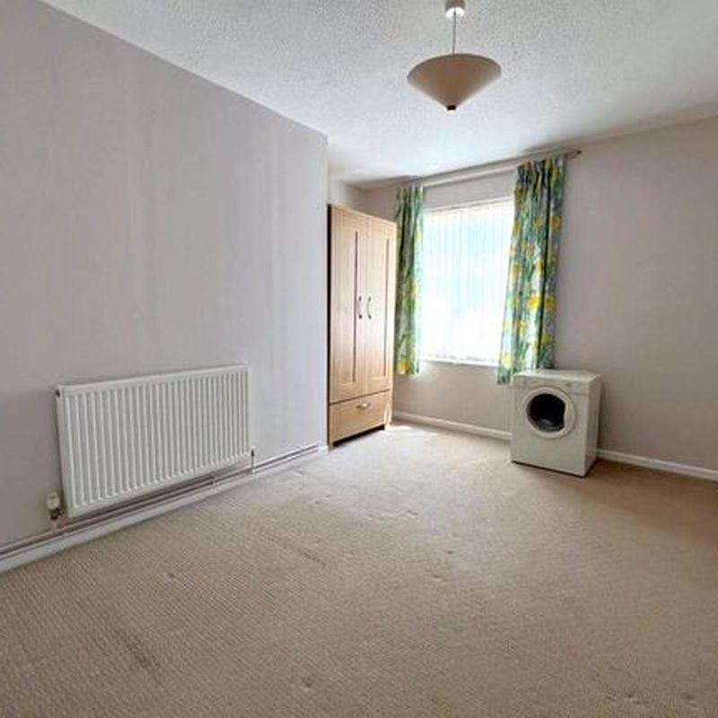 Flat to rent in Braxteds, Laindon, Basildon SS15