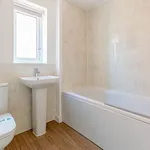 Rent 3 bedroom flat in East Midlands