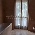 Rent 4 bedroom apartment of 167 m² in Rho