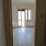 Affitto 3 camera appartamento di 84 m² in Catania