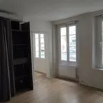 Rent 2 bedroom apartment of 30 m² in Versailles