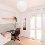 Rent a room of 89 m² in Valencia