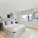 Rent 3 bedroom flat of 126 m² in london