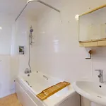 Rent 3 bedroom flat in London