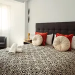 Rent 4 bedroom apartment of 95 m² in Málaga