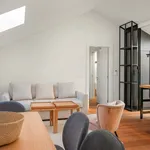 Rent 1 bedroom apartment of 87 m² in Lisbon