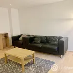 Rent 2 bedroom flat in Aberdeen