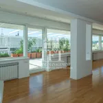 Rent 4 bedroom house of 250 m² in  Roma