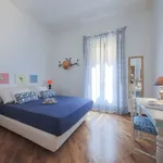 Rent 1 bedroom apartment of 70 m² in Firenze