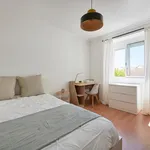 Rent 4 bedroom apartment in Lisbon