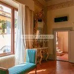 Rent 5 bedroom apartment of 354 m² in Florence