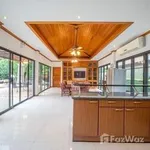 Rent 5 bedroom house of 300 m² in Phuket