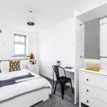 Rent 3 bedroom apartment in Leeds