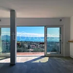 Affitto 4 camera appartamento di 154 m² in Padenghe sul Garda