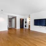 Rent 2 bedroom apartment of 117 m² in New York