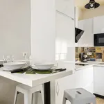 Rent 2 bedroom apartment of 700 m² in Seville