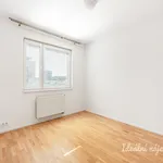 Pronajměte si 3 ložnic/e byt o rozloze 72 m² v Prague